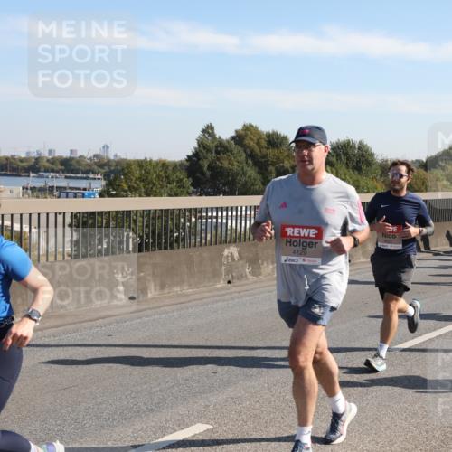 03.10.2025 - Köhlbrandbrückenlauf Yannick Fuchs http://msf.ph/oto/9177239 03.10.2025 11:16:20 Position 3 4129 meine-sportfotos.de