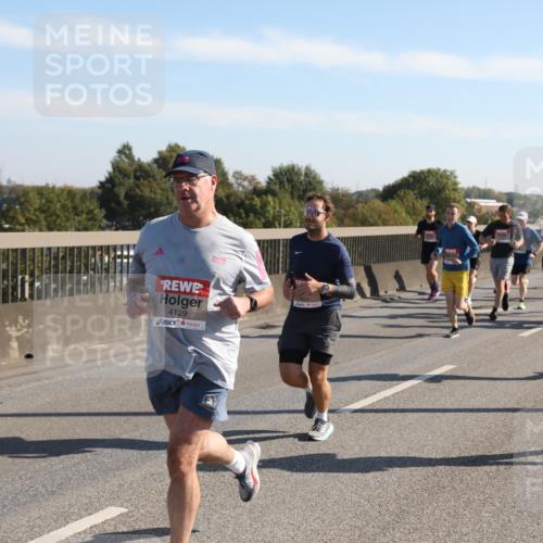 03.10.2025 - Köhlbrandbrückenlauf Yannick Fuchs http://msf.ph/oto/9177242 03.10.2025 11:16:21 Position 3 4129, 4337 meine-sportfotos.de