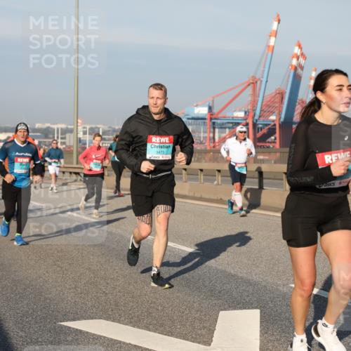 03.10.2025 - Köhlbrandbrückenlauf Yannick Fuchs http://msf.ph/oto/9177258 03.10.2025 08:48:15 Position 2 3473 meine-sportfotos.de