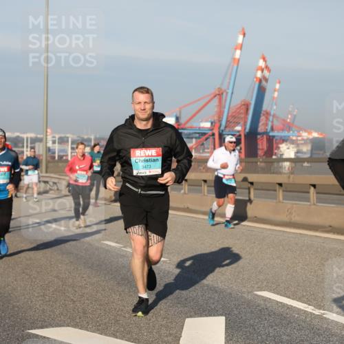 03.10.2025 - Köhlbrandbrückenlauf Yannick Fuchs http://msf.ph/oto/9177269 03.10.2025 08:48:15 Position 2 3473, 2155 meine-sportfotos.de
