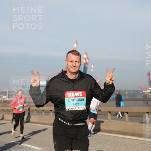 03.10.2025 - Köhlbrandbrückenlauf Yannick Fuchs http://msf.ph/oto/9177277 03.10.2025 08:48:16 Position 2 3473 meine-sportfotos.de