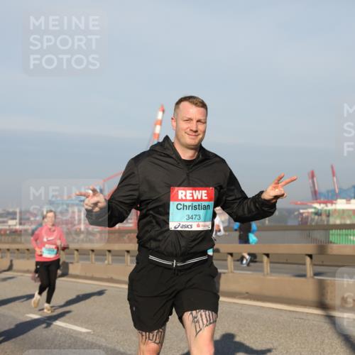 03.10.2025 - Köhlbrandbrückenlauf Yannick Fuchs http://msf.ph/oto/9177280 03.10.2025 08:48:16 Position 2 3473 meine-sportfotos.de