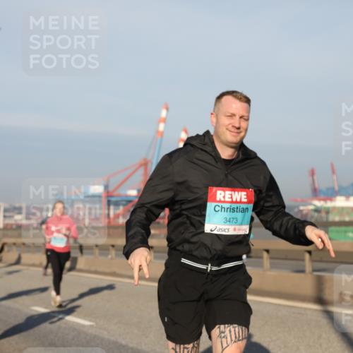 03.10.2025 - Köhlbrandbrückenlauf Yannick Fuchs http://msf.ph/oto/9177281 03.10.2025 08:48:16 Position 2 3473 meine-sportfotos.de