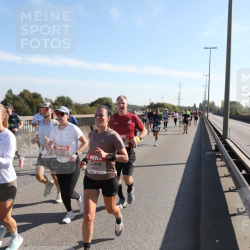 03.10.2025 - Köhlbrandbrückenlauf Yannick Fuchs http://msf.ph/oto/9177289 03.10.2025 11:16:24 Position 3 4247, 6786, 4246 meine-sportfotos.de