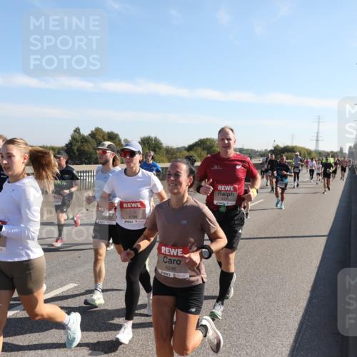 03.10.2025 - Köhlbrandbrückenlauf Yannick Fuchs http://msf.ph/oto/9177292 03.10.2025 11:16:24 Position 3 047, 6786, 4246, 4159 meine-sportfotos.de