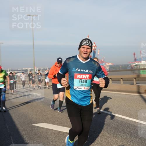 03.10.2025 - Köhlbrandbrückenlauf Yannick Fuchs http://msf.ph/oto/9177306 03.10.2025 08:48:18 Position 2 2038 meine-sportfotos.de
