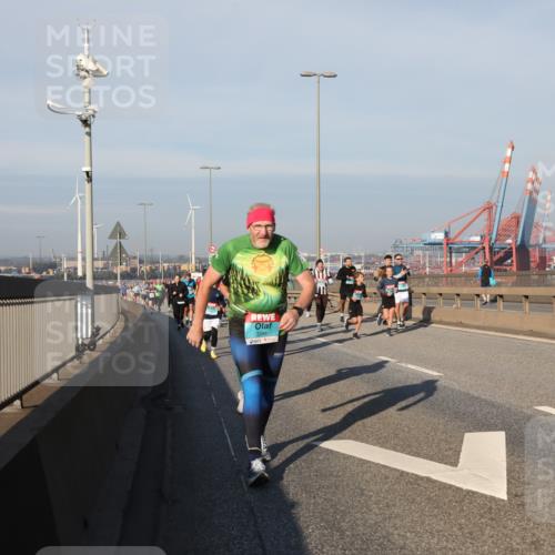 03.10.2025 - Köhlbrandbrückenlauf Yannick Fuchs http://msf.ph/oto/9177326 03.10.2025 08:48:21 Position 2 3348 meine-sportfotos.de