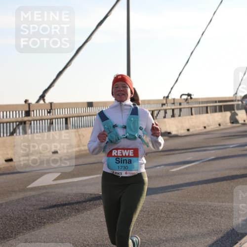 03.10.2025 - Köhlbrandbrückenlauf Yannick Fuchs http://msf.ph/oto/9177351 03.10.2025 08:27:44 Position 1 1730 meine-sportfotos.de