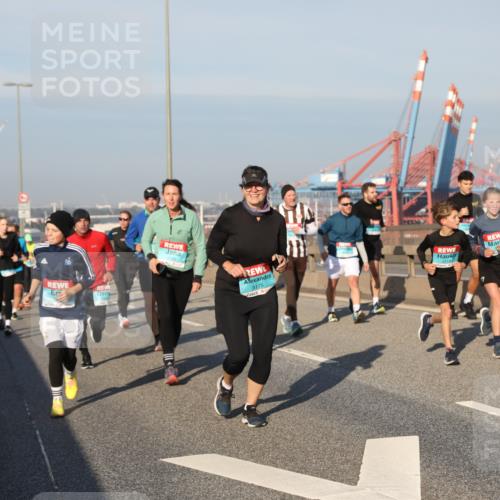 03.10.2025 - Köhlbrandbrückenlauf Yannick Fuchs http://msf.ph/oto/9177356 03.10.2025 08:48:24 Position 2 3175 meine-sportfotos.de