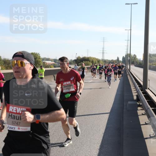 03.10.2025 - Köhlbrandbrückenlauf Yannick Fuchs http://msf.ph/oto/9177409 03.10.2025 11:16:33 Position 3 4783, 5747, 4334 meine-sportfotos.de