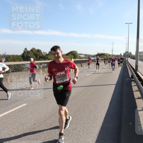 03.10.2025 - Köhlbrandbrückenlauf Yannick Fuchs http://msf.ph/oto/9177422 03.10.2025 11:16:34 Position 3 4334 meine-sportfotos.de