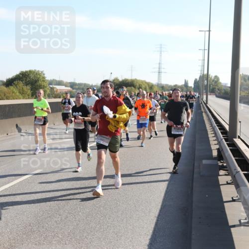 03.10.2025 - Köhlbrandbrückenlauf Yannick Fuchs http://msf.ph/oto/9177484 03.10.2025 11:16:42 Position 3 4317, 5447 meine-sportfotos.de