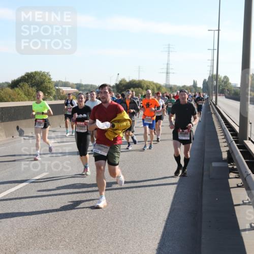 03.10.2025 - Köhlbrandbrückenlauf Yannick Fuchs http://msf.ph/oto/9177487 03.10.2025 11:16:42 Position 3 4317, 5447 meine-sportfotos.de