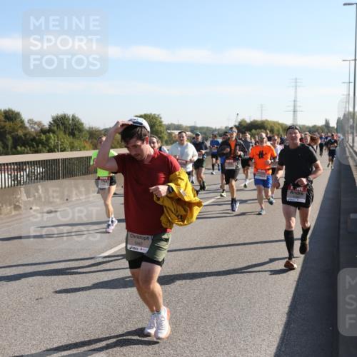 03.10.2025 - Köhlbrandbrückenlauf Yannick Fuchs http://msf.ph/oto/9177495 03.10.2025 11:16:43 Position 3 4317, 5447 meine-sportfotos.de