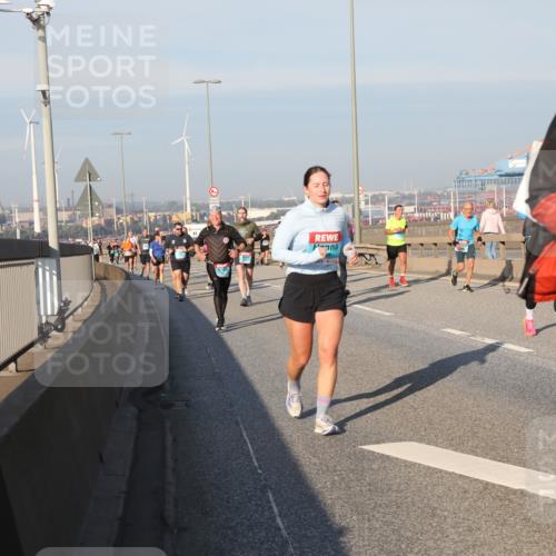 03.10.2025 - Köhlbrandbrückenlauf Yannick Fuchs http://msf.ph/oto/9177517 03.10.2025 08:48:41 Position 2  meine-sportfotos.de