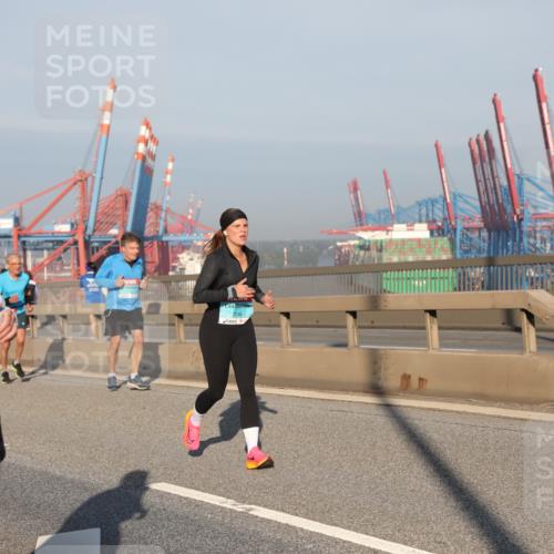 03.10.2025 - Köhlbrandbrückenlauf Yannick Fuchs http://msf.ph/oto/9177534 03.10.2025 08:48:42 Position 2 5668, 2046 meine-sportfotos.de