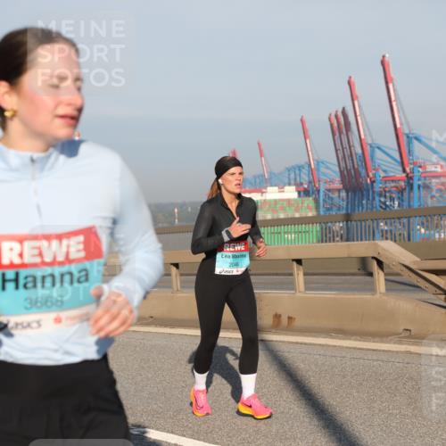 03.10.2025 - Köhlbrandbrückenlauf Yannick Fuchs http://msf.ph/oto/9177540 03.10.2025 08:48:43 Position 2 3668, 2046 meine-sportfotos.de