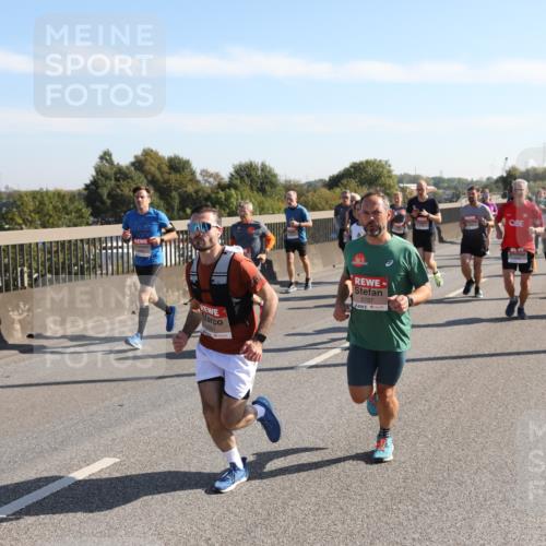 03.10.2025 - Köhlbrandbrückenlauf Yannick Fuchs http://msf.ph/oto/9177550 03.10.2025 11:16:49 Position 3 4331, 5707 meine-sportfotos.de
