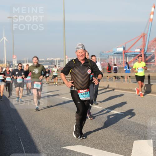 03.10.2025 - Köhlbrandbrückenlauf Yannick Fuchs http://msf.ph/oto/9177551 03.10.2025 08:48:44 Position 2 3017 meine-sportfotos.de