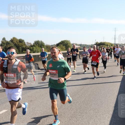 03.10.2025 - Köhlbrandbrückenlauf Yannick Fuchs http://msf.ph/oto/9177557 03.10.2025 11:16:49 Position 3 4331, 5707 meine-sportfotos.de