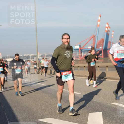 03.10.2025 - Köhlbrandbrückenlauf Yannick Fuchs http://msf.ph/oto/9177583 03.10.2025 08:48:47 Position 2 1390 meine-sportfotos.de