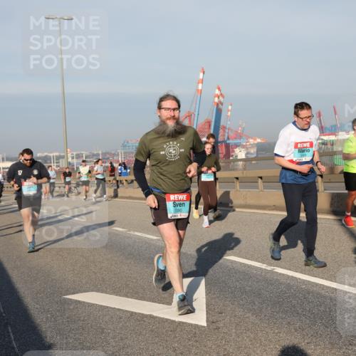 03.10.2025 - Köhlbrandbrückenlauf Yannick Fuchs http://msf.ph/oto/9177589 03.10.2025 08:48:47 Position 2 1390 meine-sportfotos.de