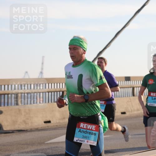 03.10.2025 - Köhlbrandbrückenlauf Yannick Fuchs http://msf.ph/oto/9177598 03.10.2025 08:29:32 Position 1 15, 3461, 1604 meine-sportfotos.de