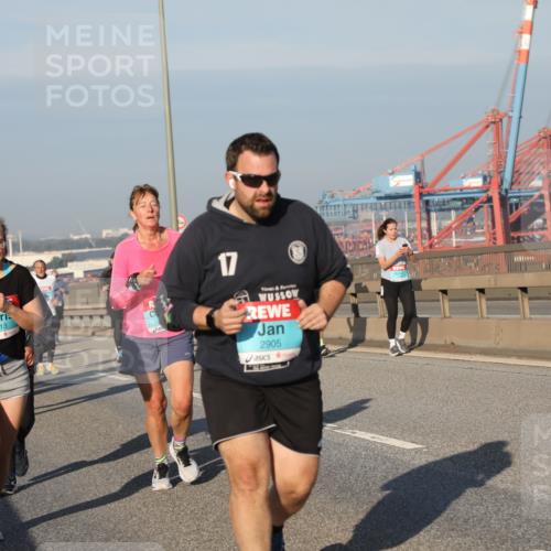 03.10.2025 - Köhlbrandbrückenlauf Yannick Fuchs http://msf.ph/oto/9177610 03.10.2025 08:48:49 Position 2 1513, 17, 2905 meine-sportfotos.de