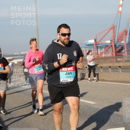 03.10.2025 - Köhlbrandbrückenlauf Yannick Fuchs http://msf.ph/oto/9177613 03.10.2025 08:48:49 Position 2 3607, 17, 2905, 04131 meine-sportfotos.de