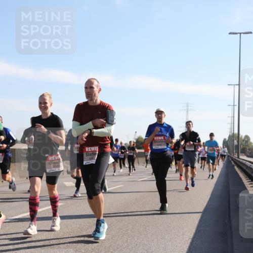 03.10.2025 - Köhlbrandbrückenlauf Yannick Fuchs http://msf.ph/oto/9177617 03.10.2025 11:16:54 Position 3 5763, 5645, 5849 meine-sportfotos.de