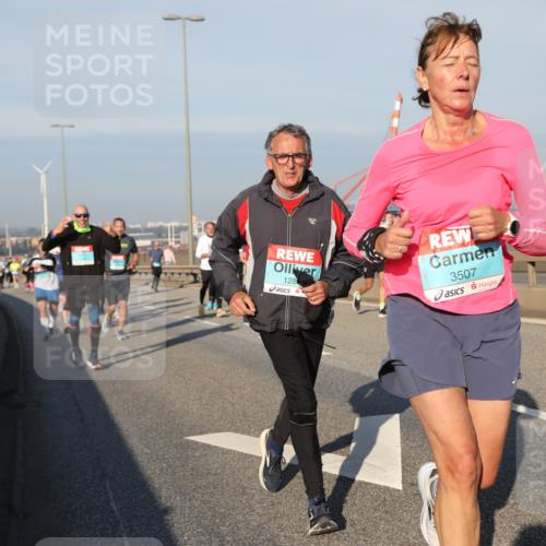 03.10.2025 - Köhlbrandbrückenlauf Yannick Fuchs http://msf.ph/oto/9177640 03.10.2025 08:48:52 Position 2 128, 3507 meine-sportfotos.de