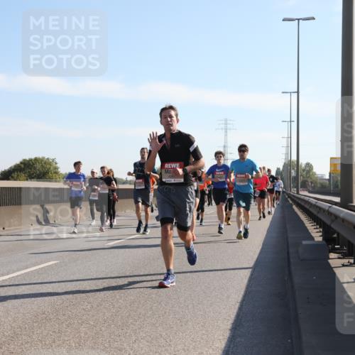 03.10.2025 - Köhlbrandbrückenlauf Yannick Fuchs http://msf.ph/oto/9177642 03.10.2025 11:16:56 Position 3 46 meine-sportfotos.de
