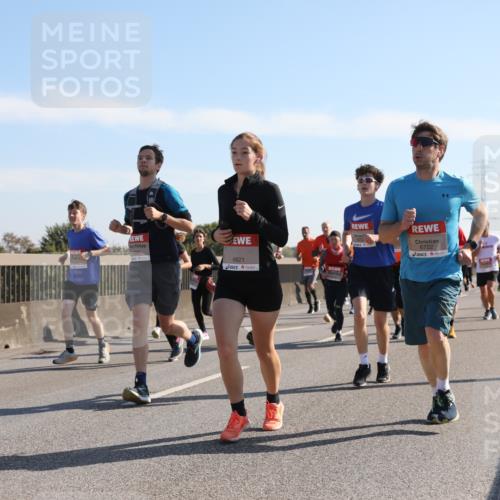 03.10.2025 - Köhlbrandbrückenlauf Yannick Fuchs http://msf.ph/oto/9177672 03.10.2025 11:16:59 Position 3 4763, 6821, 672, 6722 meine-sportfotos.de