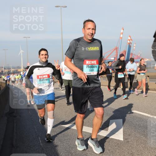 03.10.2025 - Köhlbrandbrückenlauf Yannick Fuchs http://msf.ph/oto/9177684 03.10.2025 08:48:56 Position 2 3069, 1820 meine-sportfotos.de