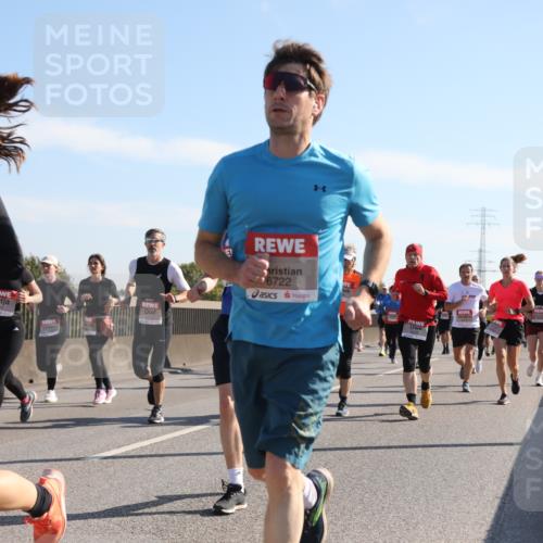 03.10.2025 - Köhlbrandbrückenlauf Yannick Fuchs http://msf.ph/oto/9177685 03.10.2025 11:16:59 Position 3 6821, 6722 meine-sportfotos.de