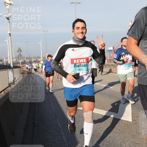 03.10.2025 - Köhlbrandbrückenlauf Yannick Fuchs http://msf.ph/oto/9177692 03.10.2025 08:48:57 Position 2 1820, 3069 meine-sportfotos.de