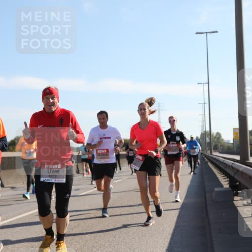03.10.2025 - Köhlbrandbrückenlauf Yannick Fuchs http://msf.ph/oto/9177710 03.10.2025 11:17:02 Position 3 6269, 6272 meine-sportfotos.de