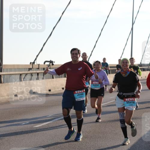 03.10.2025 - Köhlbrandbrückenlauf Yannick Fuchs http://msf.ph/oto/9177714 03.10.2025 08:29:43 Position 1 2964, 1521, 1093, 196 meine-sportfotos.de