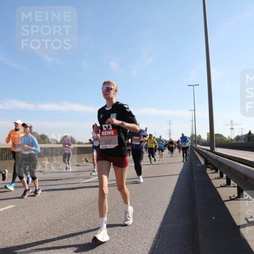 03.10.2025 - Köhlbrandbrückenlauf Yannick Fuchs http://msf.ph/oto/9177733 03.10.2025 11:17:04 Position 3 6752 meine-sportfotos.de