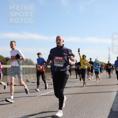 03.10.2025 - Köhlbrandbrückenlauf Yannick Fuchs http://msf.ph/oto/9177743 03.10.2025 11:17:05 Position 3 4649 meine-sportfotos.de