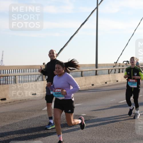 03.10.2025 - Köhlbrandbrückenlauf Yannick Fuchs http://msf.ph/oto/9177746 03.10.2025 08:29:46 Position 1 1521, 3371 meine-sportfotos.de