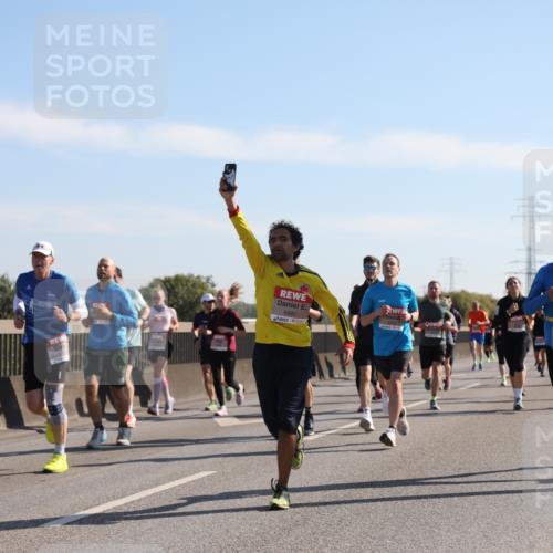 03.10.2025 - Köhlbrandbrückenlauf Yannick Fuchs http://msf.ph/oto/9177752 03.10.2025 11:17:06 Position 3 5697 meine-sportfotos.de