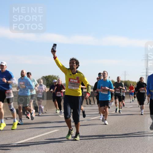 03.10.2025 - Köhlbrandbrückenlauf Yannick Fuchs http://msf.ph/oto/9177754 03.10.2025 11:17:06 Position 3 5697 meine-sportfotos.de