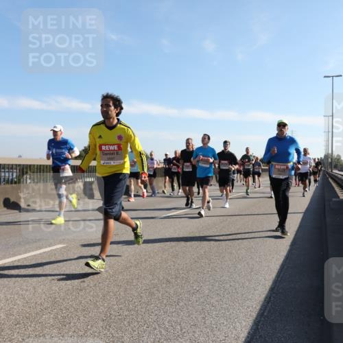 03.10.2025 - Köhlbrandbrückenlauf Yannick Fuchs http://msf.ph/oto/9177767 03.10.2025 11:17:07 Position 3 5697 meine-sportfotos.de