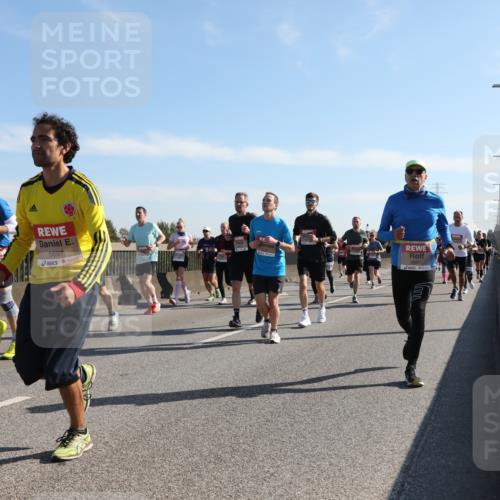 03.10.2025 - Köhlbrandbrückenlauf Yannick Fuchs http://msf.ph/oto/9177770 03.10.2025 11:17:07 Position 3 5697, 6667 meine-sportfotos.de