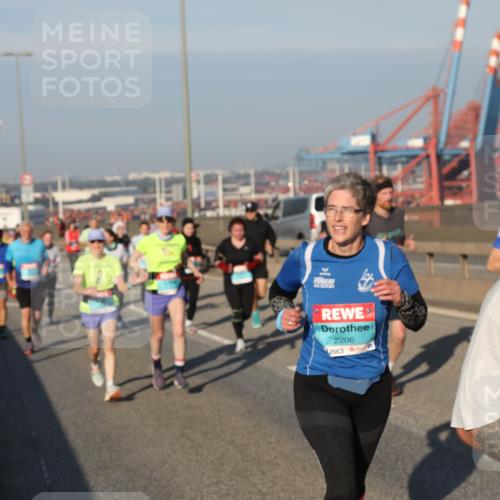 03.10.2025 - Köhlbrandbrückenlauf Yannick Fuchs http://msf.ph/oto/9177771 03.10.2025 08:49:07 Position 2 2206 meine-sportfotos.de