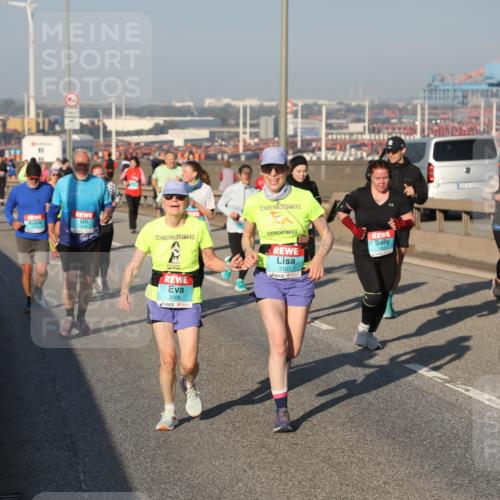 03.10.2025 - Köhlbrandbrückenlauf Yannick Fuchs http://msf.ph/oto/9177774 03.10.2025 08:49:08 Position 2 3106, 3107 meine-sportfotos.de