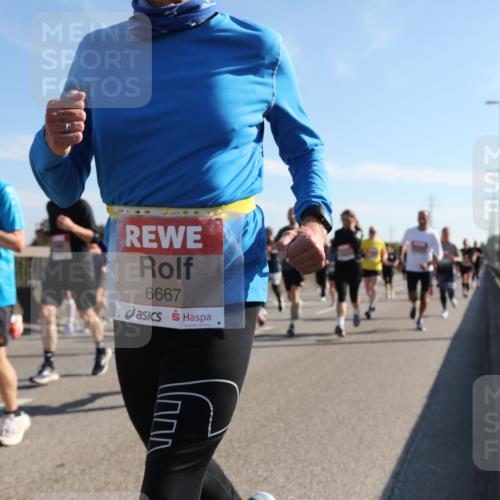03.10.2025 - Köhlbrandbrückenlauf Yannick Fuchs http://msf.ph/oto/9177794 03.10.2025 11:17:08 Position 3 6667 meine-sportfotos.de
