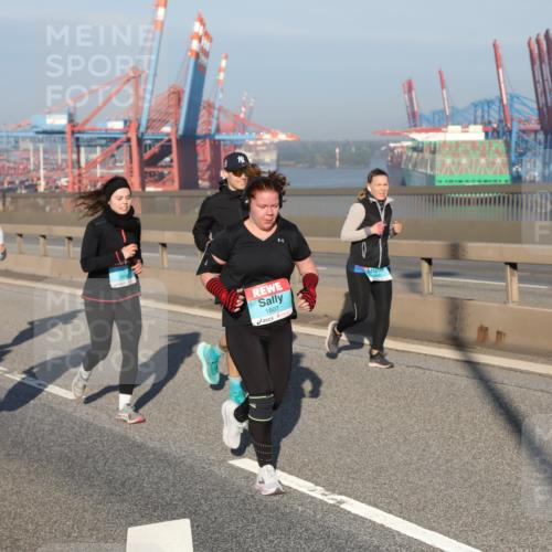 03.10.2025 - Köhlbrandbrückenlauf Yannick Fuchs http://msf.ph/oto/9177813 03.10.2025 08:49:11 Position 2 1807 meine-sportfotos.de