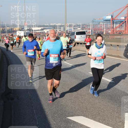 03.10.2025 - Köhlbrandbrückenlauf Yannick Fuchs http://msf.ph/oto/9177818 03.10.2025 08:49:11 Position 2 2276, 1809 meine-sportfotos.de